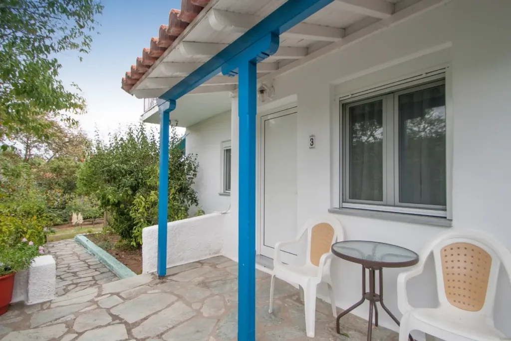 STUDIO WITH GARDEN VIEW 7