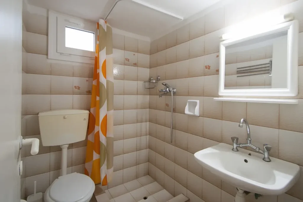 TWO-BEDROOM STANDRAD APARTMENT 4